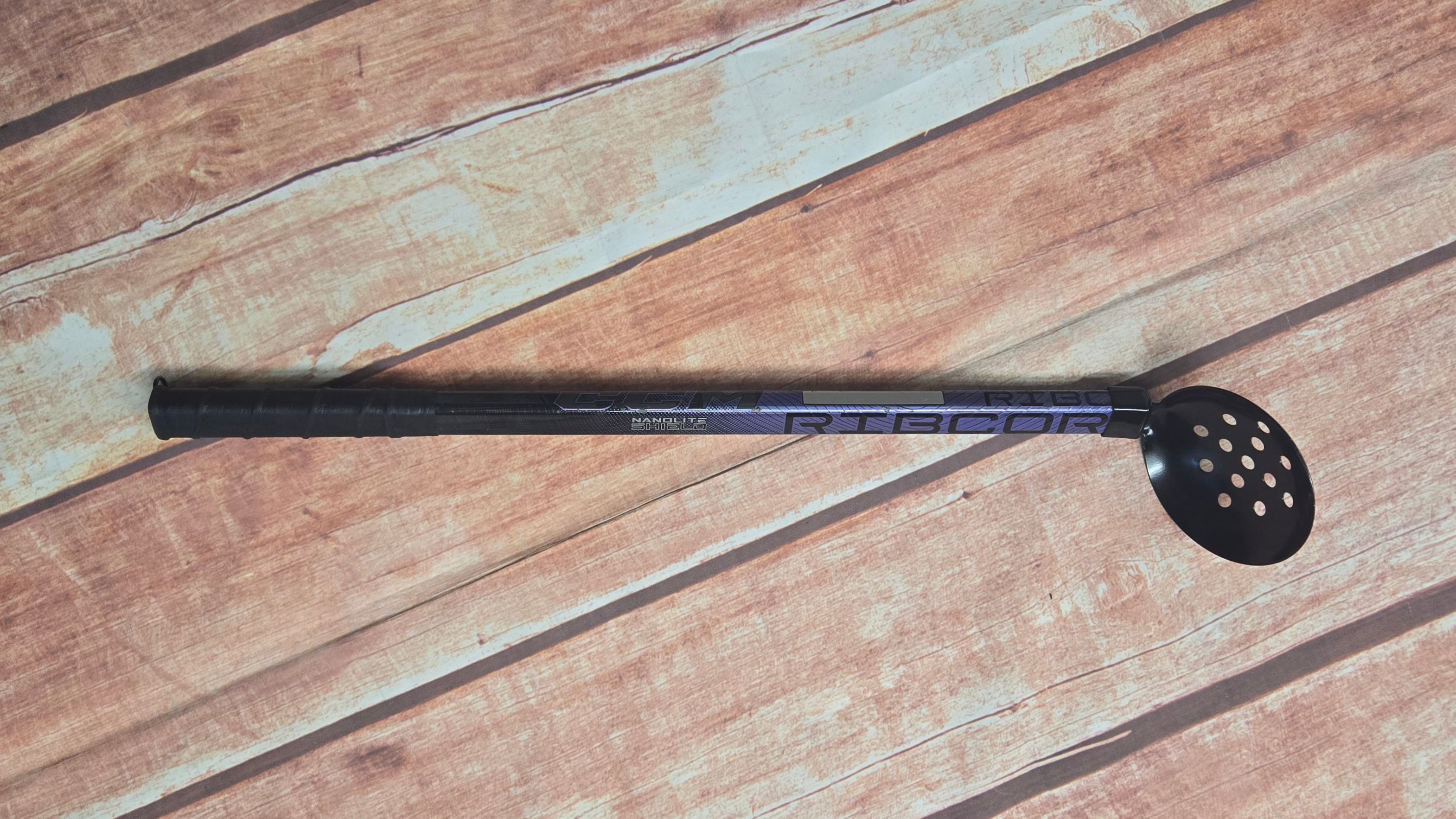 Pelle à glace à cinq trous (longue) - CCM Stick