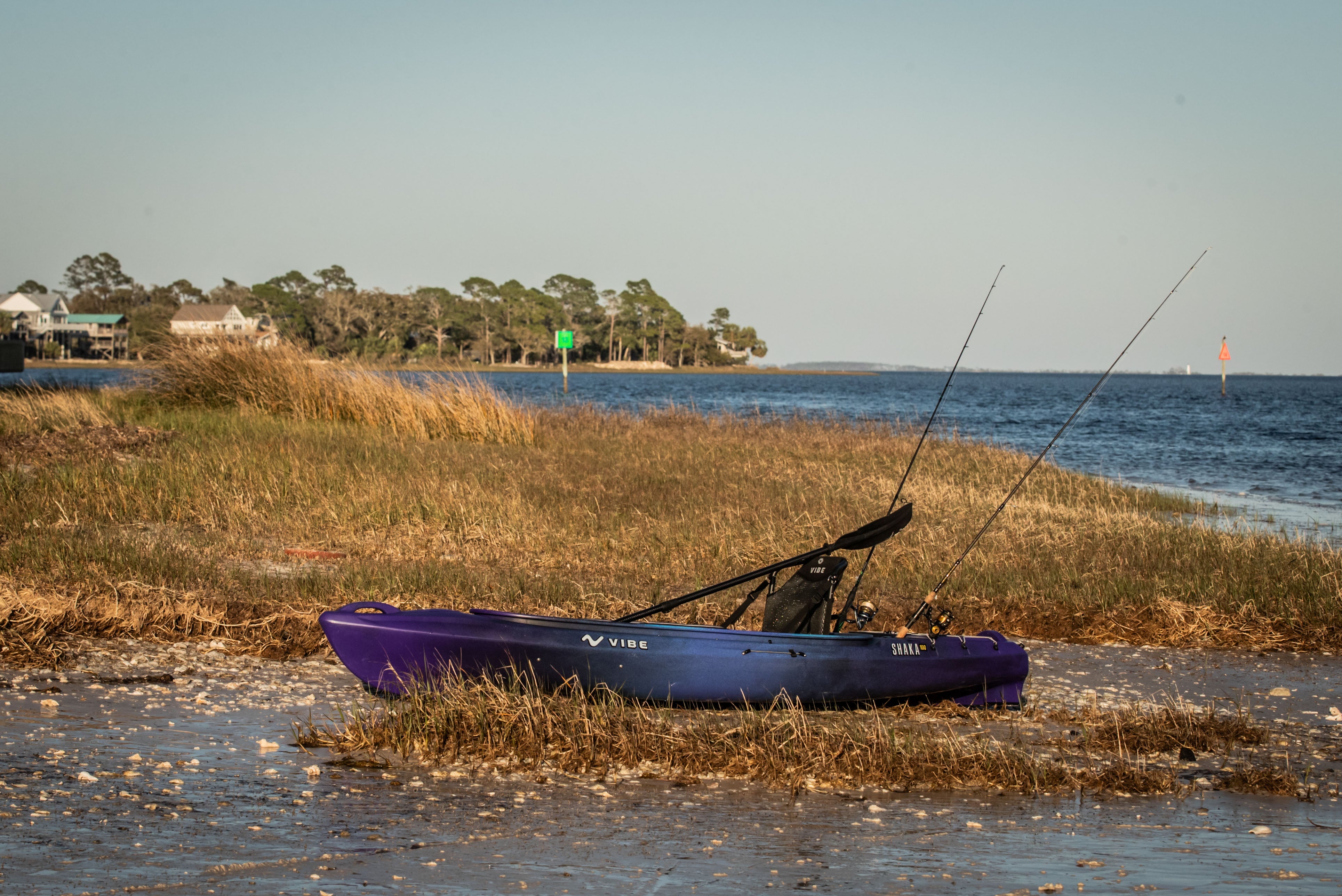 Shaka 100 + 40% off accessories bundle! Including: Evolve Adjustable Paddle + Kayak Stand + 20oz Tumbler + 10L Dry Bag + Anchor Trolley + Grapnel Anchor Kit