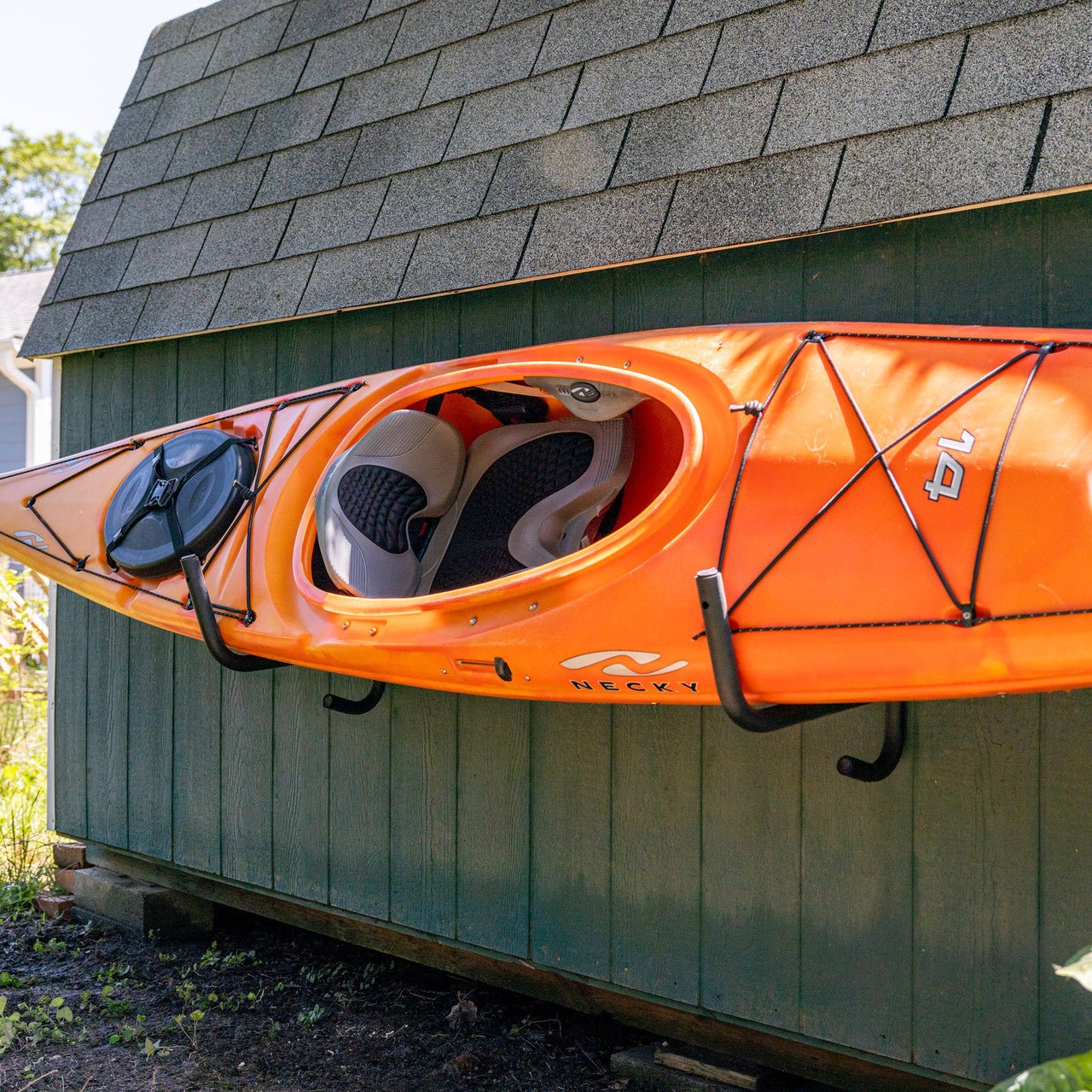 Support mural pivotant pour kayak - Intérieur - Extérieur | Support mural pliable | Capacité de charge de 100 livres - Vibe Kayaks